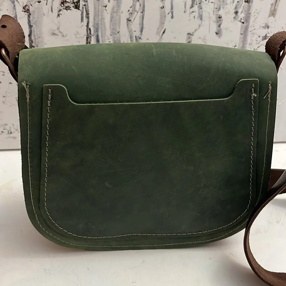 Craftsbury Common LeatherSaddle Bag Crossbody - Picture 5 of 11